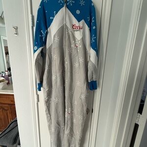 pour light yeti Summit adult onesie